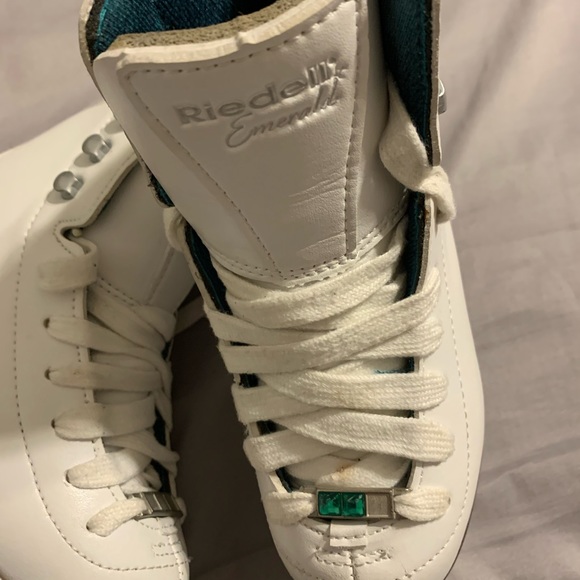 Riedell Emerald Ice Skates - Picture 4 of 8